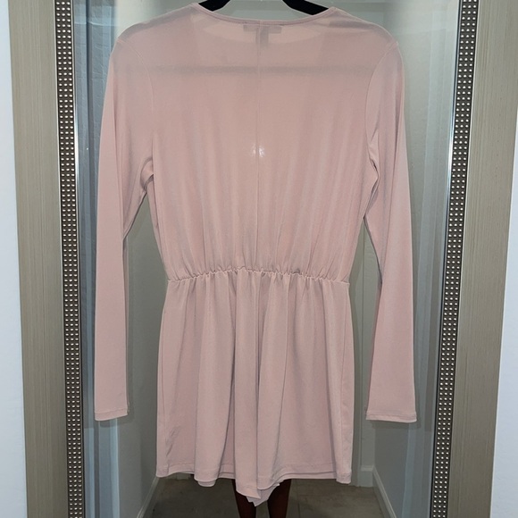 Pink Blush Romper Forever 21 Size Medium - Picture 6 of 7